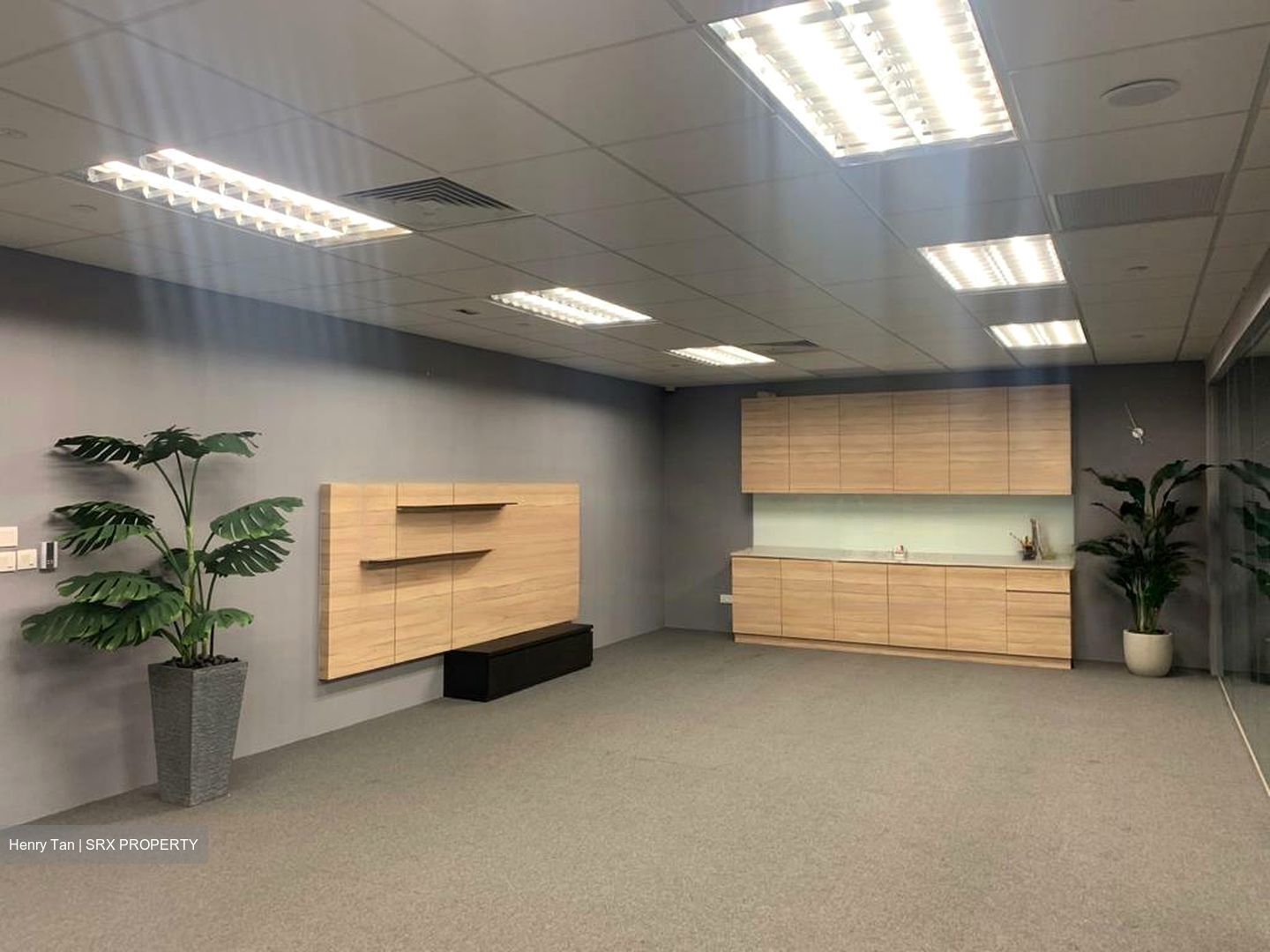 111 Somerset (D9), Office #584318021